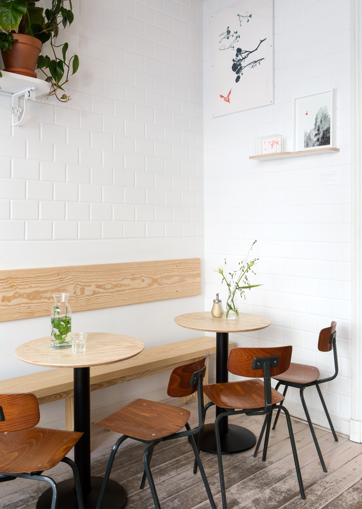 Design hot spot Buchbar in Antwerp photographed by Frederik Vercruysse