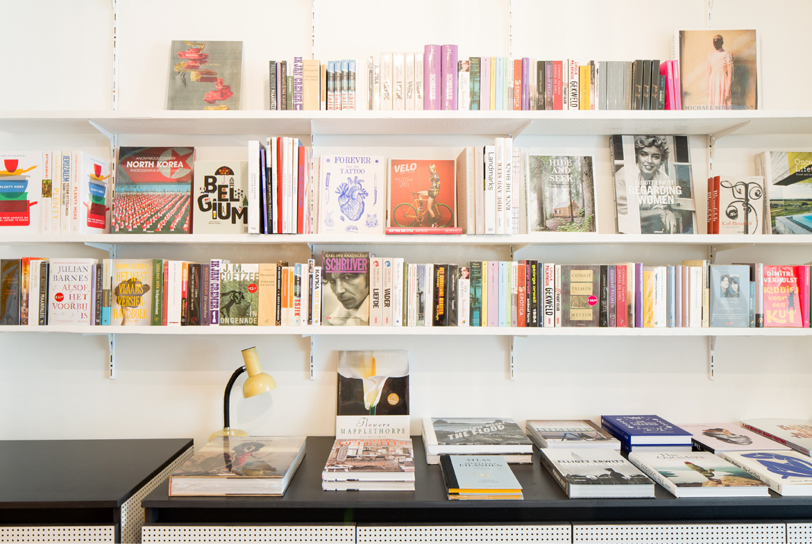 Design hot spot Buchbar in Antwerp photographed by Frederik Vercruysse